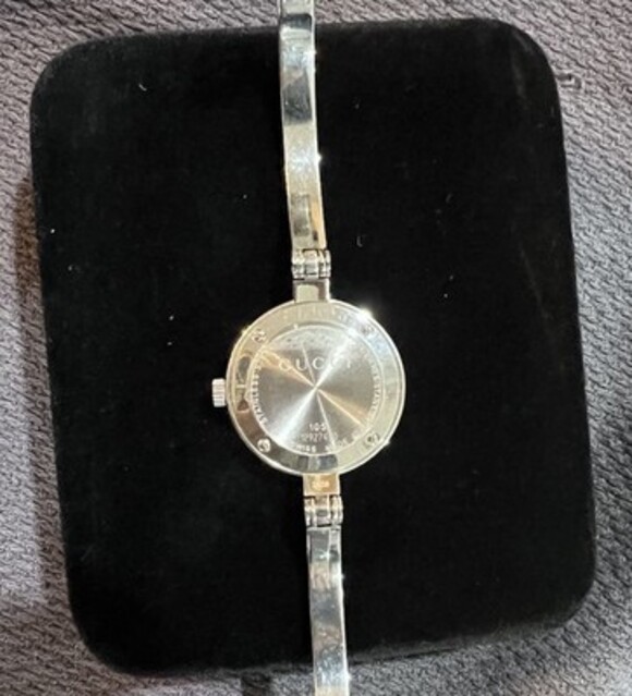 Authentic Gucci Women’s Bangle Watch Model 105 Ladies ETA Swiss Mov. - Picture 2 of 9